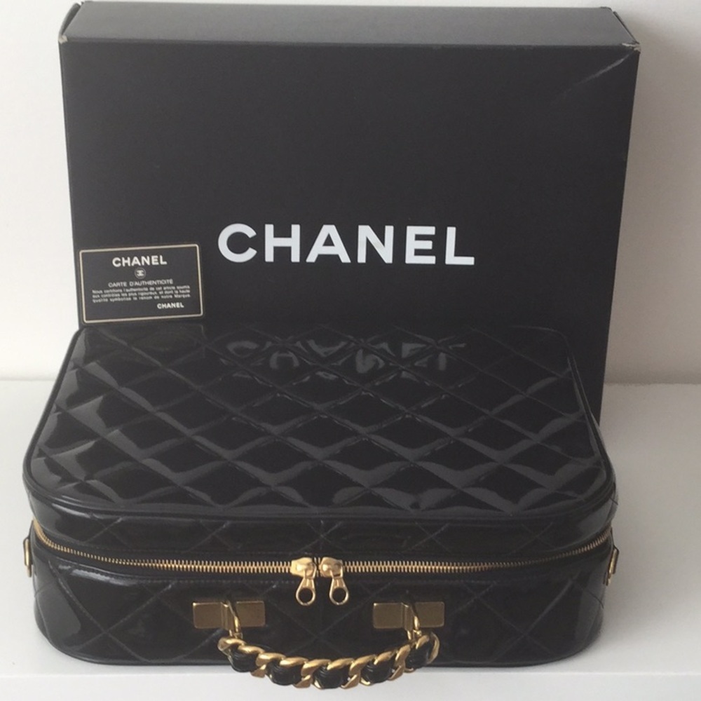 CHANEL Vintage Quilted Patent Leather Large Lunch Box Bag !Rare! - Picture 1 of 17